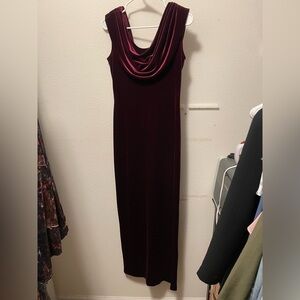 Alex Evenings Vintage Elegant Maroon Velvet Maxi Formal Dress Gown Size 6